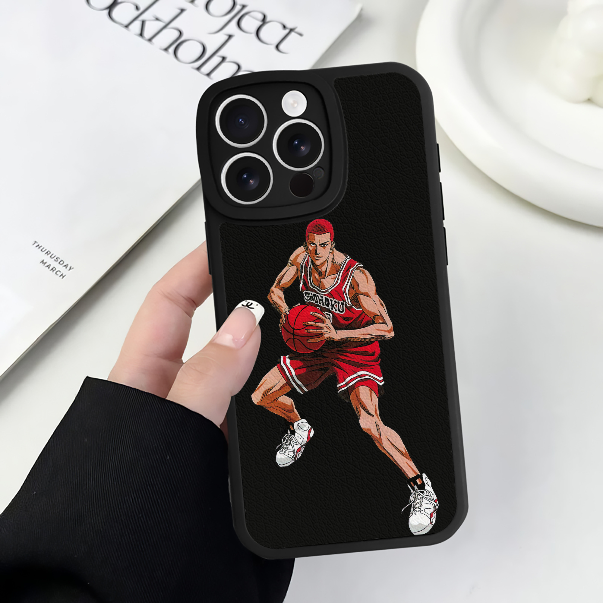 （画像用） SLAM DUNK／スラムダンク 【iPhone 16シリーズ対応】シリコンスマホケース（レザー調） 材質：シリコン